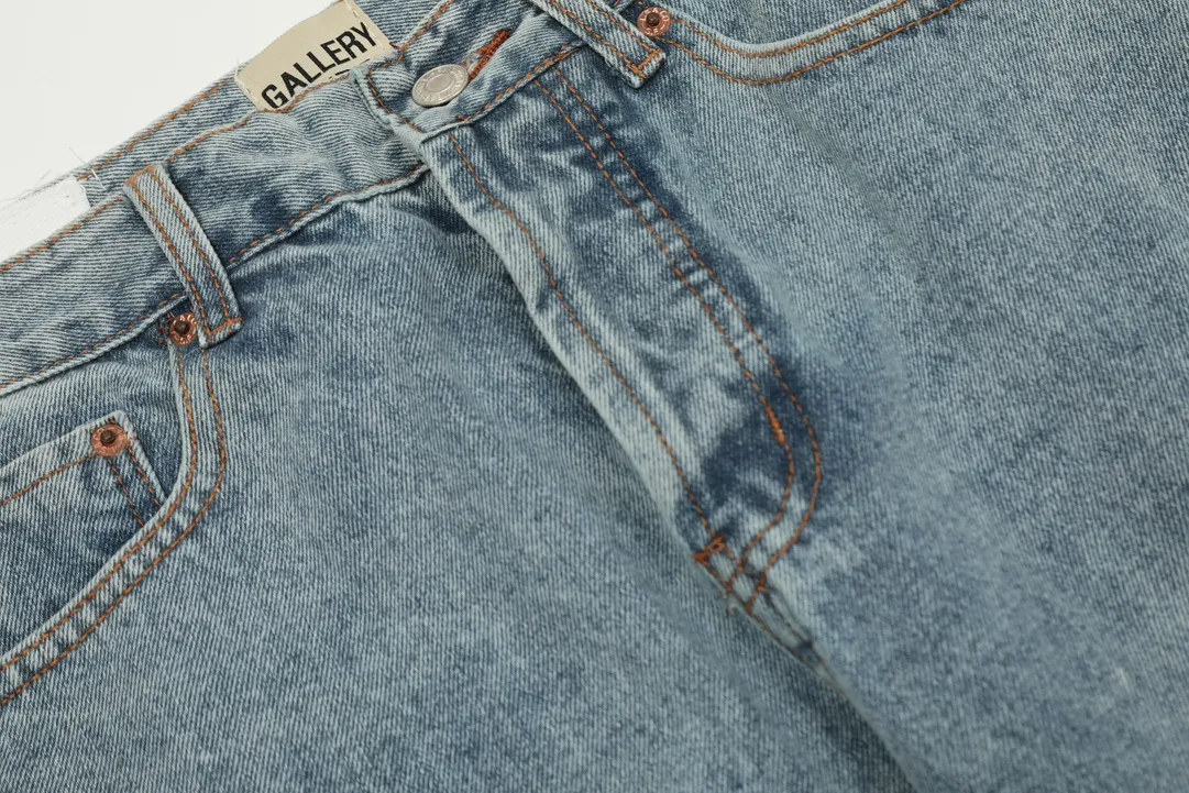 #8019 P250💰 GALLERY DEPT. Denim splicing flames🔥flare pants washed and distressed spliced jeans -Original purchase and pattern making to truly restore the ultimate vintage texture -Original hardware accessories, washed and other elevators, QR code analysis are all purchased from the original factory, with high degree of restoration, you are welcome to compare with a certain product ~ -Three-dimensional version Loose and comfortable, not picky about the figure, taller and slimmer, factory Seiko, original factory quality control, same style for men and women, can be matched with couples Versatile recommendation: must-have jeans for all seasons Color: blue Size: S-XXL (28-36)